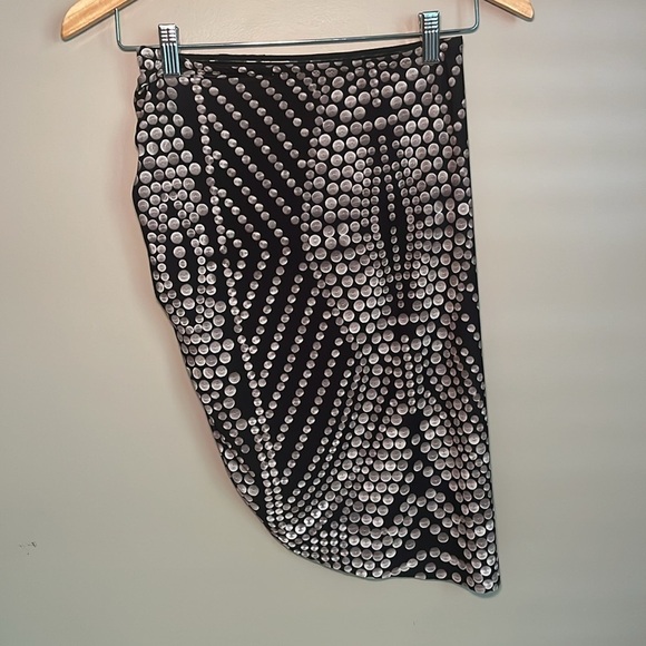 Norma Kamali Asymmetric Side Drape Mini Skirt Black White Size Medium/34 - Picture 4 of 6